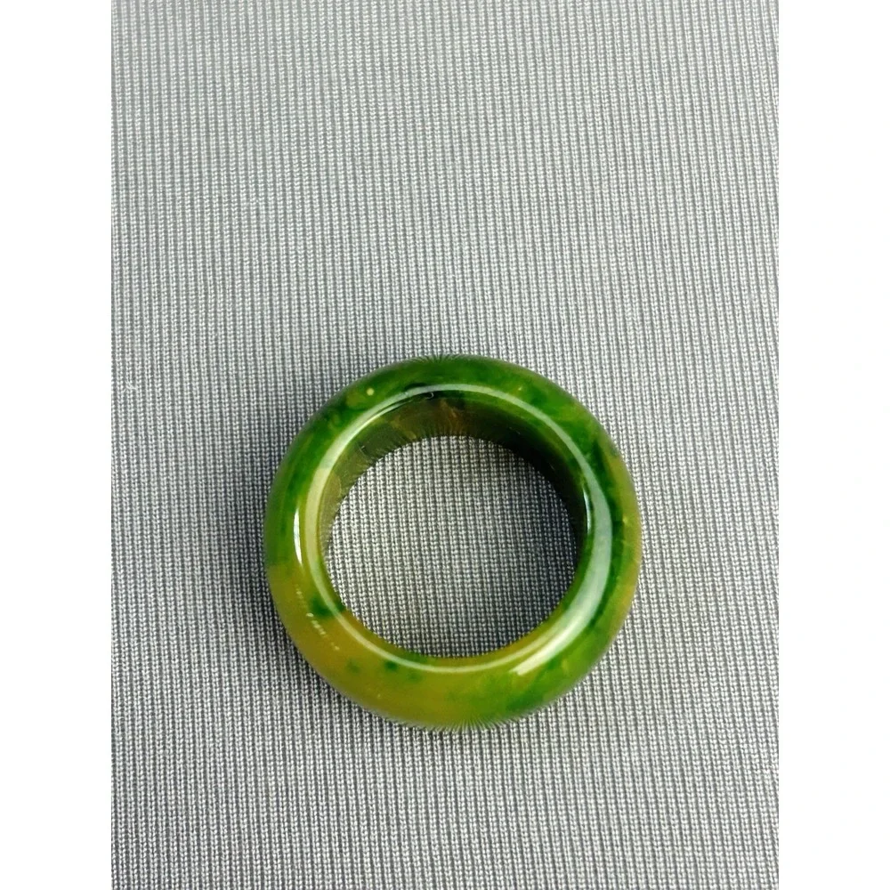 Bakelite Size 6.5 Vintage Green Marbled Chunky Ring